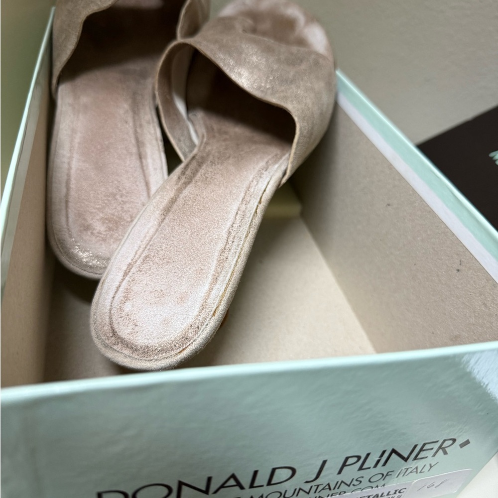 Donald J. Pliner Women's Beige Mules